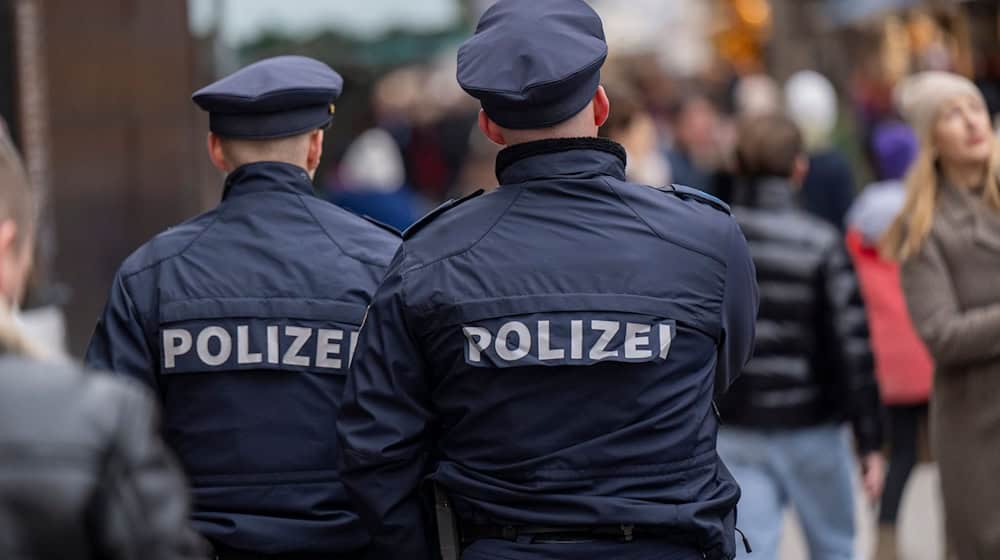 Das Pärchen soll mehrmals Polizisten angegriffen haben. (Symbolfoto) / Foto: Peter Kneffel/dpa