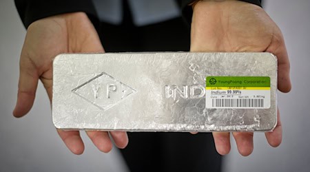 Indium wird als transparenter Leiter für Flachbildschirme und Touchscreens verwendet. Das Metall wird vor allem in China raffiniert. (Archivbild) / Foto: Nicolas Armer/dpa