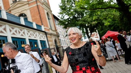 Claudia Roth sieht Festspiele nun gut ausgestellt / Foto: Daniel Löb/dpa