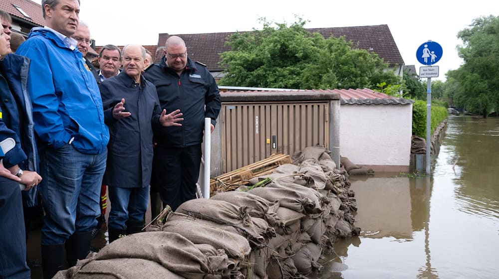 Aus bayerischer Sicht haben Bundespolitiker wie Olaf Scholz ihre Hilfsversprechen für die Hochwasseropfer im Freistaat nicht eingehalten. (Archivbild) / Foto: Sven Hoppe/dpa