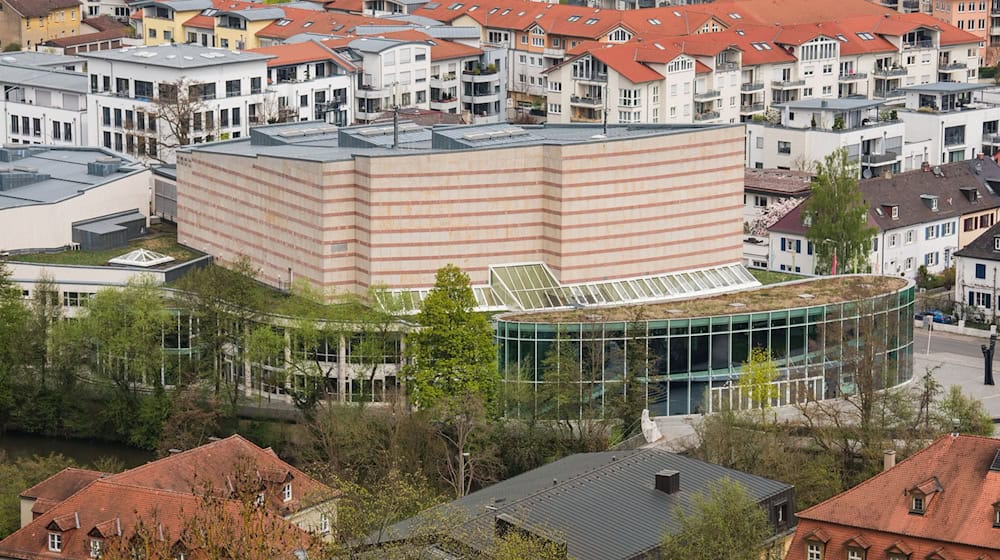 Soll in den kommenden Jahren saniert werden: die Konzert- und Kongresshalle Bamberg. (Archivfoto) / Foto: Nicolas Armer/dpa