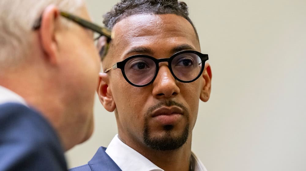 Jerome Boateng war vom Gericht schuldig gesprochen und verwarnt worden. Die Staatsanwaltschaft will, dass das Verfahren damit nicht beendet ist. (Archivbild) / Foto: Peter Kneffel/dpa