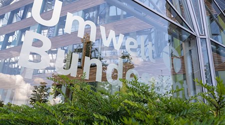 Wegen Betrugsverdachts bei Klimaschutzprojekten gab es Durchsuchungen bei Unternehmen. Das Umweltbundesamt (UBA) hatte Ende Mai Anzeige erstattet. (Archivbild) / Foto: Hendrik Schmidt/dpa