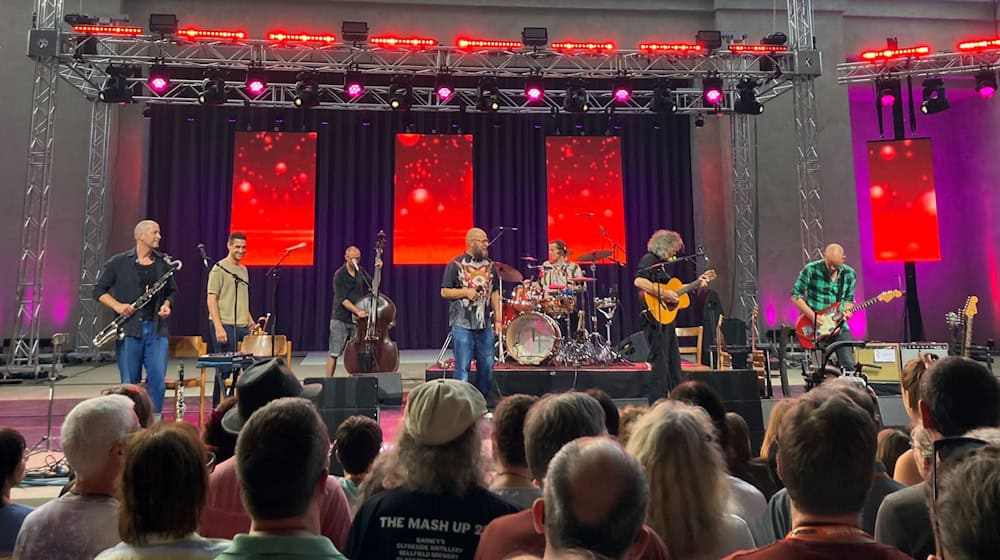 Die Band Dreiviertelblut tritt am Freitag auf dem Festival auf. / Foto: Sabine Dobel/dpa