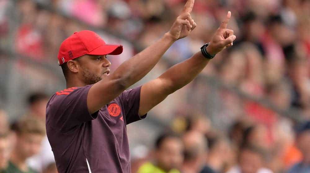 Bayern-Trainer Vincent Kompany will auch die Liga-Generalprobe gewinnen. / Foto: Peter Kneffel/dpa