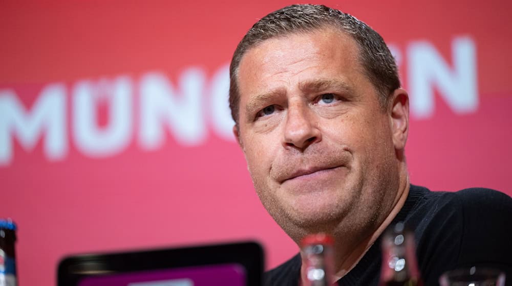 Bayern-Sportchef Max Eberl will Leverkusen-Boss Fernando Carro nicht verbal angreifen. / Foto: Lukas Barth/dpa