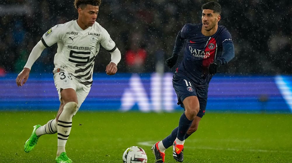 Désiré Doué im Trikot von Stade Rennes wird künftig für Paris Saint-Germain spielen. / Foto: Michel Euler/AP/dpa