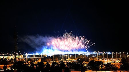 Adele lässt es krachen: Ein Feuerwerk zum Abschied / Foto: Felix Hörhager/dpa