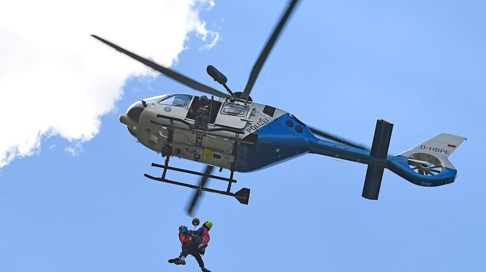 An einem Tag muss die Bergwacht im Berchtesgadener Land zweimal ausrücken. (Symbolbild) / Foto: Uwe Lein/dpa