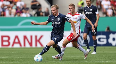 Bochums Lukas Daschner behauptet den Ball. / Foto: Stefan Bösl/dpa