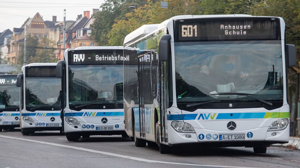 Geht es nach Willen von Augsburgs Landrat Sailer, sollen die Verkehrsverbünde AVV und MVV bis Dezember 2025 fusionieren. (Archivbild) / Foto: Stefan Puchner/dpa