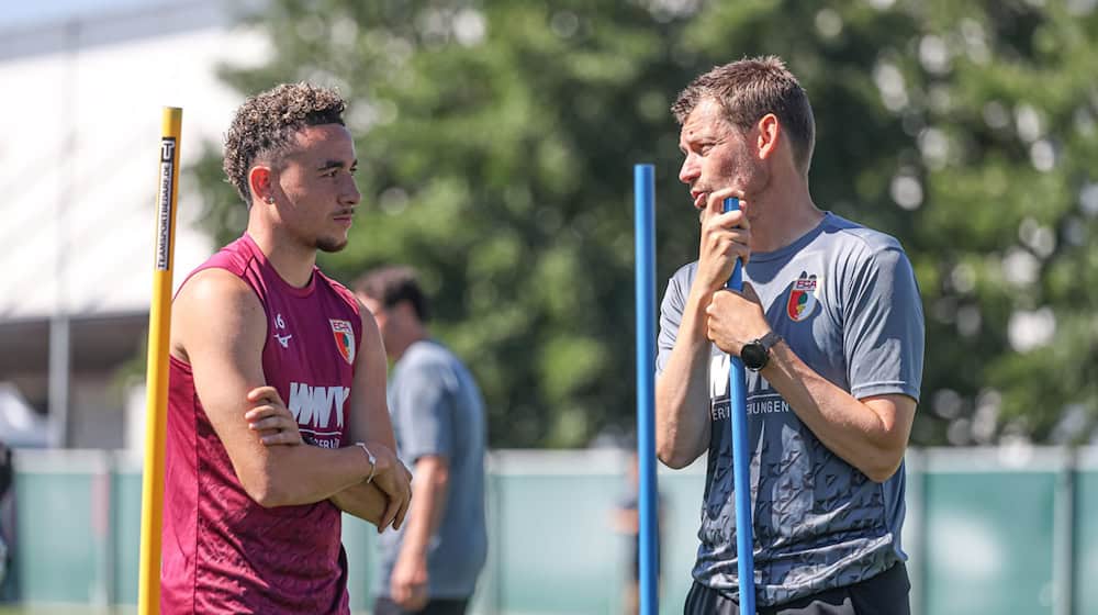 FCA-Mann Lars Knudsen (r) wird kommissarischer Cheftrainer der dänischen Fußballnationalmannschaft. / Foto: Krieger/Eibner-Pressefoto/dpa