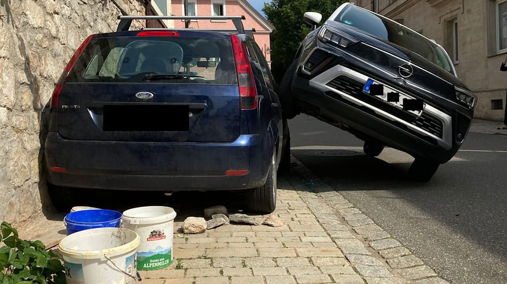 Kostet Geld: Unfall im Landkreis Bayreuth  / Foto: -/Polizeiinspektion Bayreuth-Land/dpa