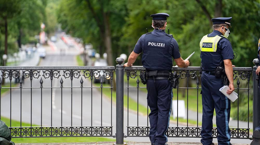 Das Waffenverbot soll auch in der Umgebung des Volksfestplatzes in Bayreuth gelten und kontrolliert werden. (Symbolbild) / Foto: Nicolas Armer/dpa