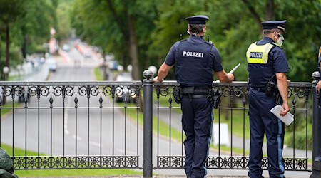 Das Waffenverbot soll auch in der Umgebung des Volksfestplatzes in Bayreuth gelten und kontrolliert werden. (Symbolbild) / Foto: Nicolas Armer/dpa