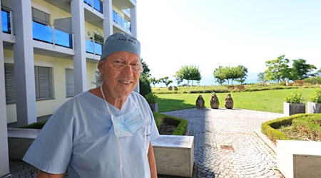 Werner Mang gilt als Deutschlands bekanntester Schönheitschirurg und leitet seit der Gründung im Jahr 1989 die Bodenseeklinik in Lindau.  / Foto: Karl-Josef Hildenbrand/dpa