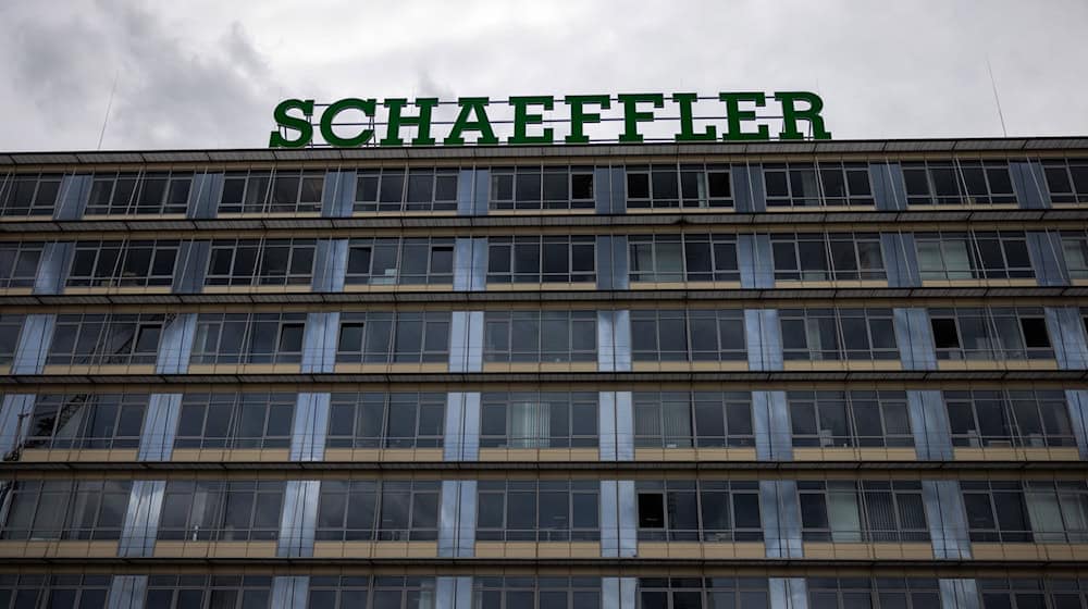 Der Schaeffler-Firmensitzin Herzogenaurach - das Unternehmen hat mit der Krise der Autoindustrie zu kämpfen (Archivfoto). / Foto: Christian Charisius/dpa