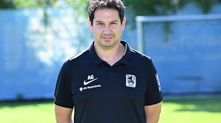 1860-Trainer Argirios Giannikis warnt vor Drittliga-Schlusslicht Hannover. / Foto: Felix Hörhager/dpa