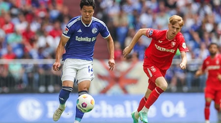 Soichiro Kozuki (l) wird ein «Löwe». / Foto: Tim Rehbein/dpa