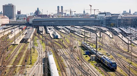 Zehntausende zusätzlicher Bahnreisende werden während der Wiesn erwartet. (Archivfoto) / Foto: Matthias Balk/dpa