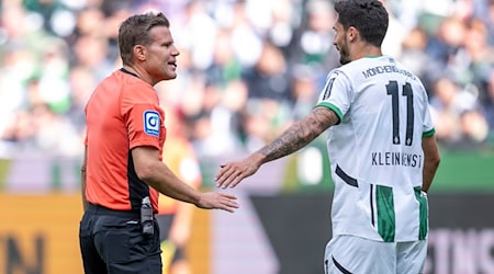 Felix Brych pfeift wieder in der Fußball-Bundesliga.  / Foto: David Inderlied/dpa