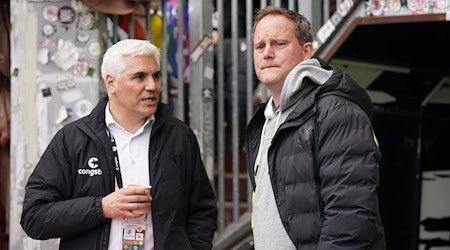 Verteidigen St. Paulis Kaderplanung: Sportchef Andreas Bornemann (l) und Präsident Oke Göttlich. / Foto: Marcus Brandt/dpa