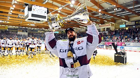 Die Eisbären Berlin gehen als Titelverteidiger in die neue Saison / Foto: Carmen Jaspersen/dpa