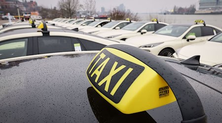 FreeNow konzentriert sich auf das Geschäft mit Taxis und erreicht damit die Gewinnzone. / Foto: Christian Charisius/dpa