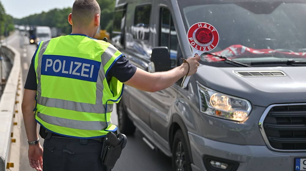 Bundesinnenministerin Nancy Faeser (SPD) hat vorübergehende Kontrollen an allen deutschen Landgrenzen angeordnet. (Archivfoto) / Foto: Patrick Pleul/dpa