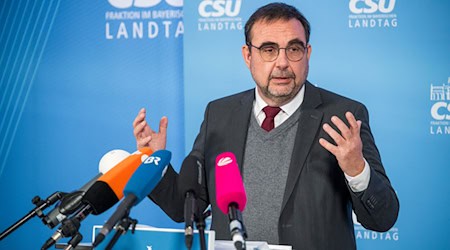 Der Chef der CSU-Landtagsfraktion in Bayern, Klaus Holetschek, glaubt, dass die K-Frage in den nächsten Tagen entschieden wird. (Archivbild) / Foto: Daniel Vogl/dpa