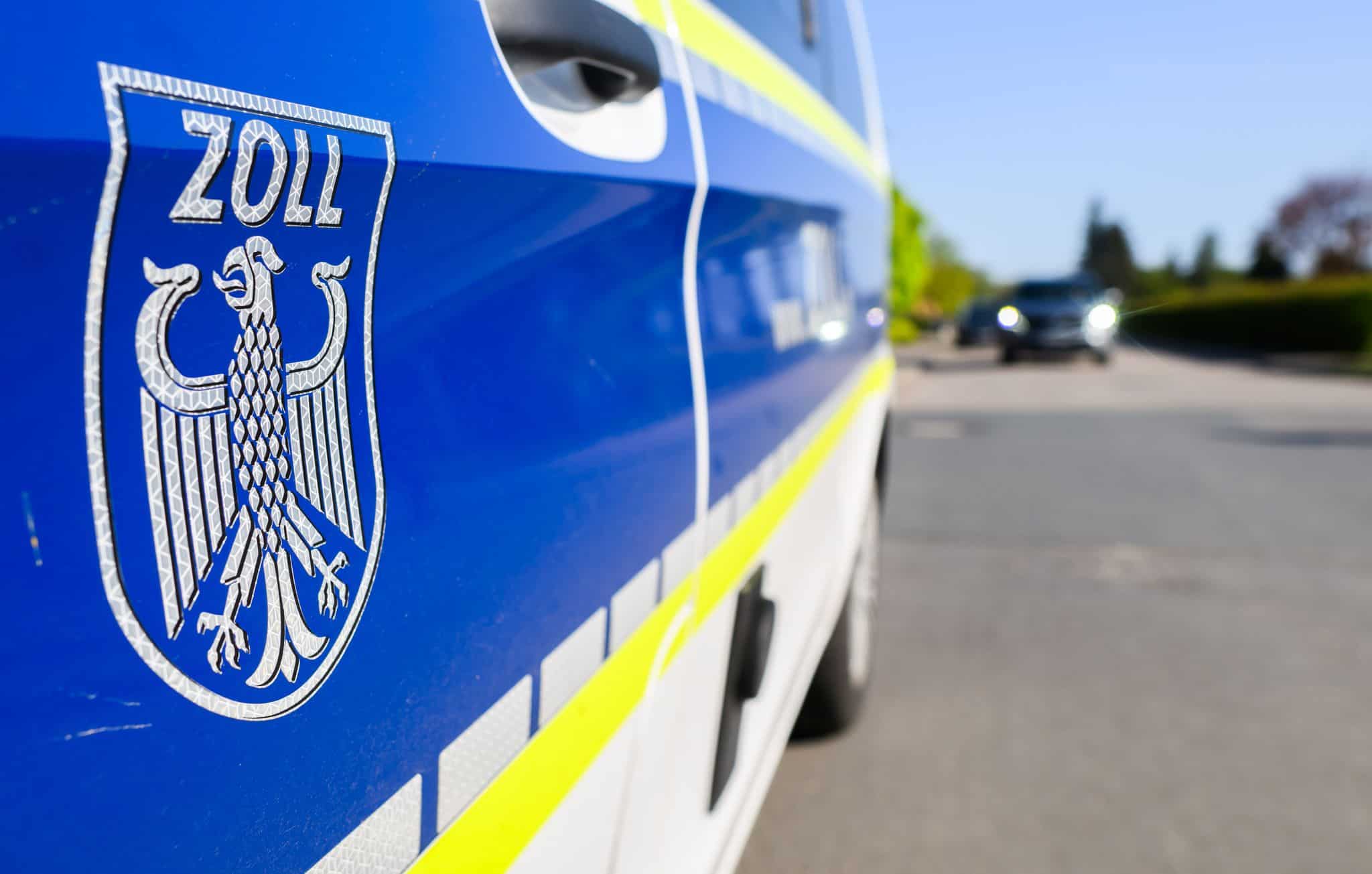 Hunderte Beamte durchsuchen Gebäude wegen Schwarzarbeit
