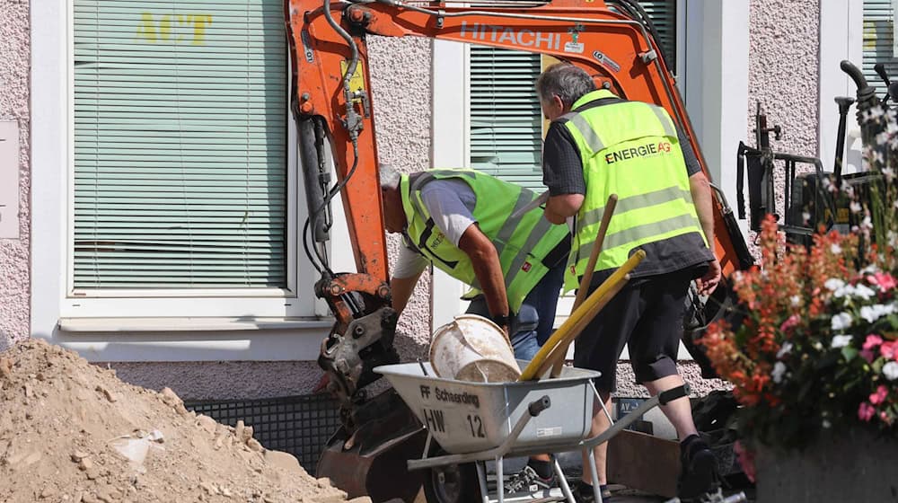 Gefährliche Suche nach verschütteten Arbeitern. / Foto: Daniel Scharinger/APA/dpa