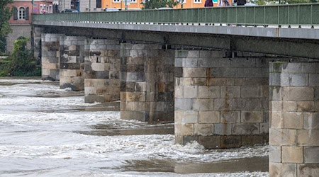 In Passau gibt es nun wegen der Unwetter und des Hochwassers Sperrungen in der Altstadt. (Foto-aktuell vom 14.09) / Foto: Armin Weigel/dpa