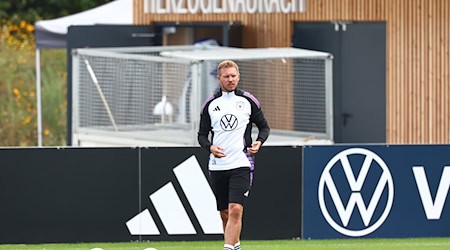 Inzwisschen Stammgast in Herzogenaurach: Bundestrainer Julian Nagelsmann. / Foto: Daniel Karmann/dpa