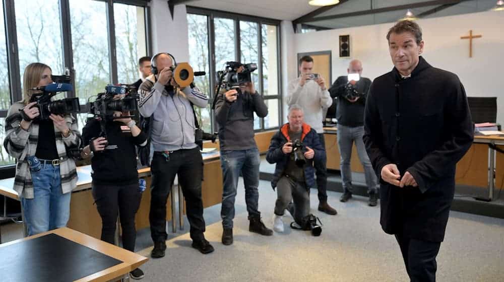 Jens Lehmann vor dem Amtsgericht in Starnberg. (Archivbild) / Foto: Peter Kneffel/dpa