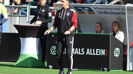 Am Ende steht eine weitere Niederlage für Miroslav Klose. / Foto: Swen Pförtner/dpa