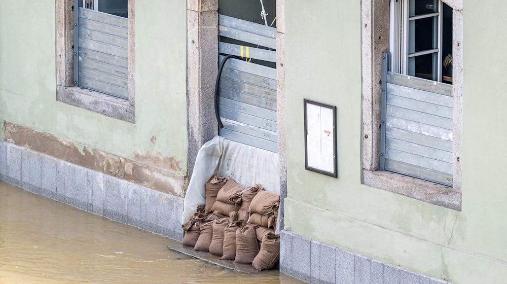 Die Stadt Passau bereitet sich auf Überschwemmungen vor. (Archivbild) / Foto: Armin Weigel/dpa