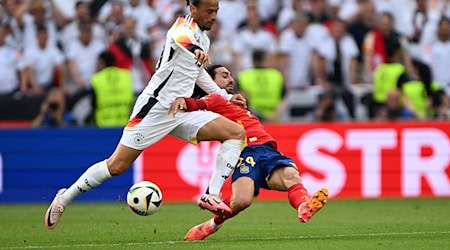 Leroyn Sané (l) bei seinem letzten Einsatz im EM-Viertelfinale gegen Spanien. / Foto: Federico Gambarini/dpa