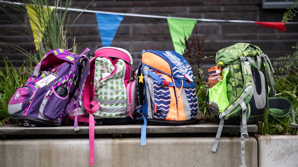 Der anstehende Schulstart lässt im Handel die Kassen klingeln. / Foto: Bernd Thissen/dpa