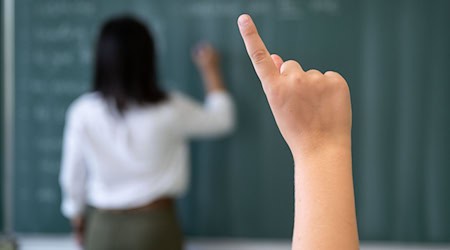 Schüler folgen laut Statistikern in Bayern häufig dem Bildungsweg der Eltern. (Symbolbild) / Foto: Marijan Murat/dpa