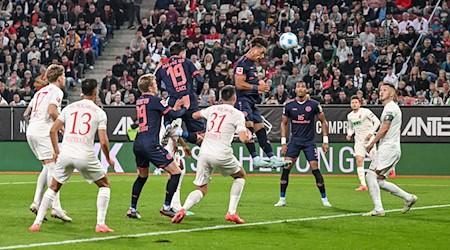 Gut ging's los für Mainz: Armindo Sieg köpft ein zum 1:0, sein erstes Bundesligator. / Foto: Harry Langer/dpa