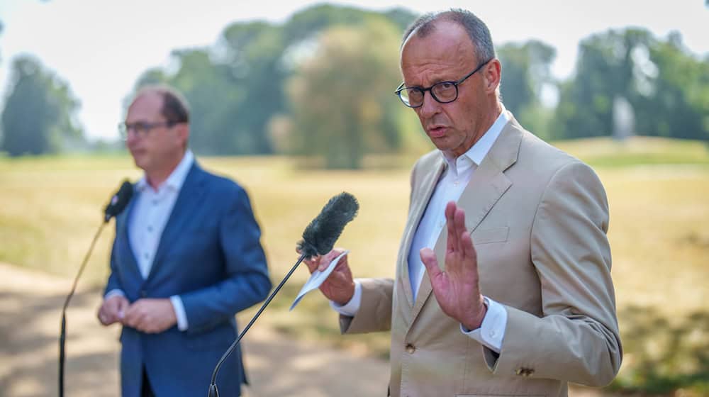 CDU-Chef Friedrich Merz unterstützt die Forderungen nach mehr Rechten für die Polizei von Münchens OB. / Foto: Michael Kappeler/dpa