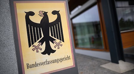 Das Bundesverfassungsgericht muss sich mit mehreren Beschwerden von Journalisten gegen eine Abhöraktion bayerischer Ermittler befassen. (Archivbild) / Foto: Sebastian Gollnow/dpa