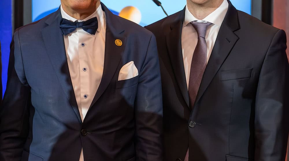 GVB-Präsident Stefan Müller und sein Amtsvorgänger Gregor Scheller, der als Aufsichtsratsvorsitzender der Baywa an leitender Stelle mit der Krise des Münchner Konzerns beschäftigt ist. / Foto: Sebastian Widmann/Genossenschaftsverband Bayern/dpa