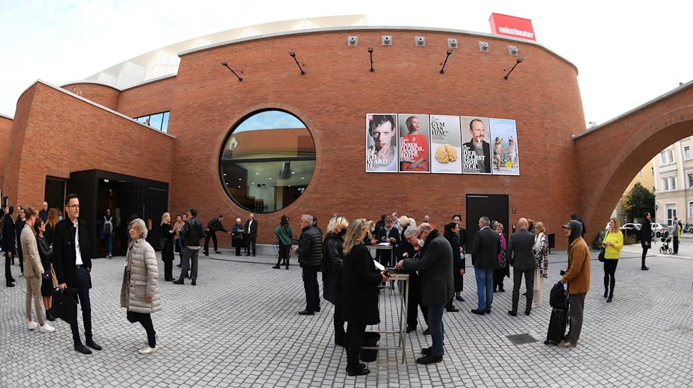 Das Volkstheater ist aus der Sommerpause zurück / Foto: Felix Hörhager/dpa