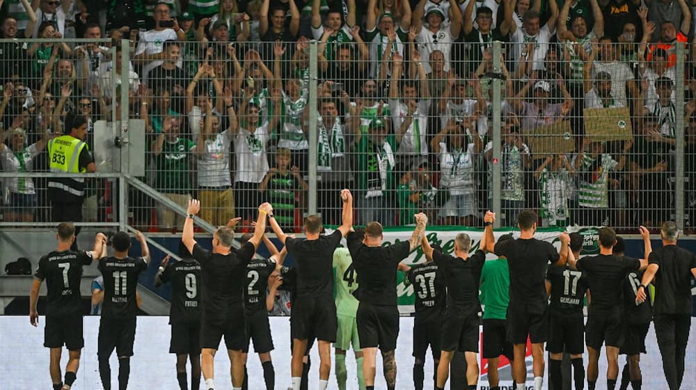 Beste Stimmung bei Greuther Fürth. / Foto: Armin Weigel/dpa