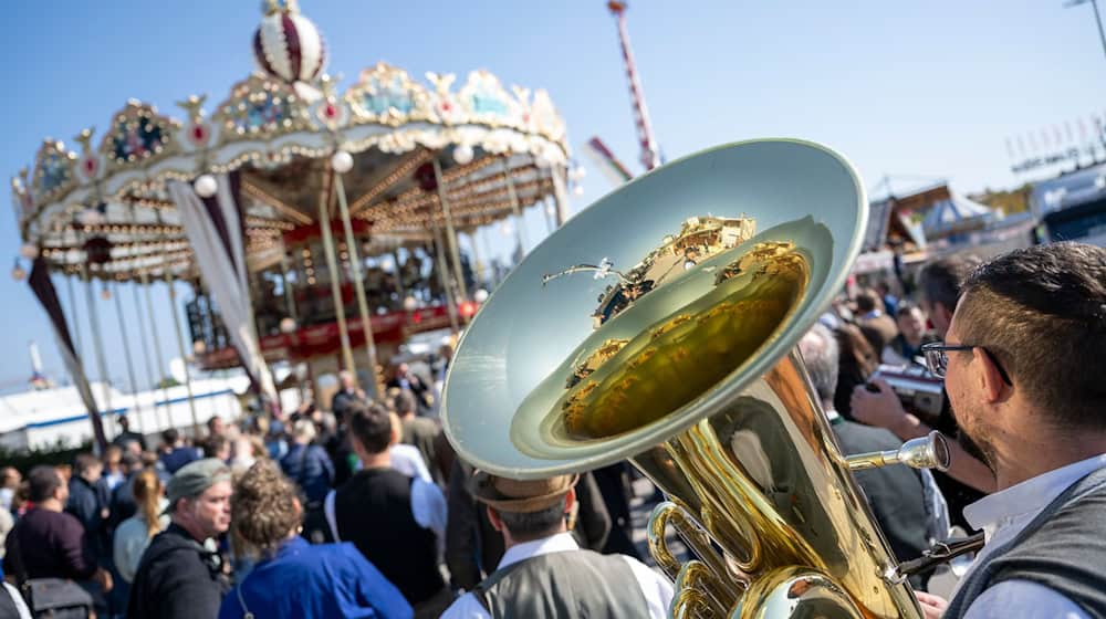 Blasmusik gehört zur Wiesn. / Foto: Lennart Preiss/dpa