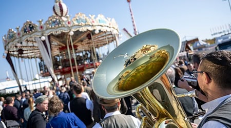 Blasmusik gehört zur Wiesn. / Foto: Lennart Preiss/dpa