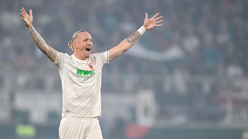 Marius Wolf traf für die Augsburger zum 1:0. / Foto: Harry Langer/dpa