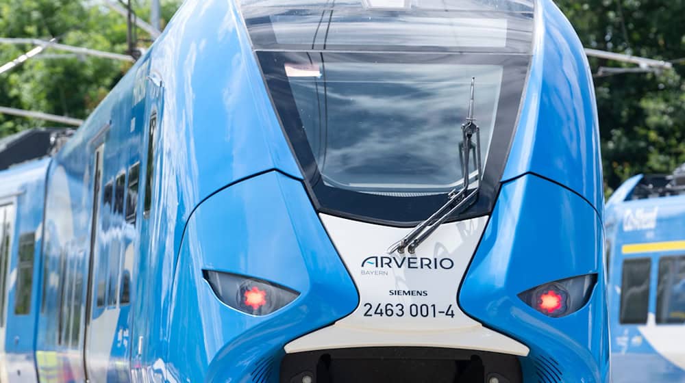 Im Regionalverkehr wird es auf manchen Strecken künftig fast doppelt so viele Sitzplätze geben, wie bisher. (Archivbild) / Foto: Stefan Puchner/dpa